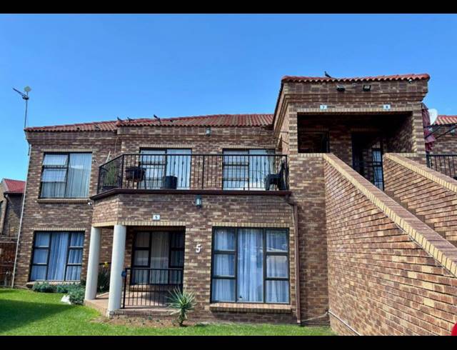 2 BEDROOM TOWNHOUSE FOR SALE IN LIEFDE EN VREDE